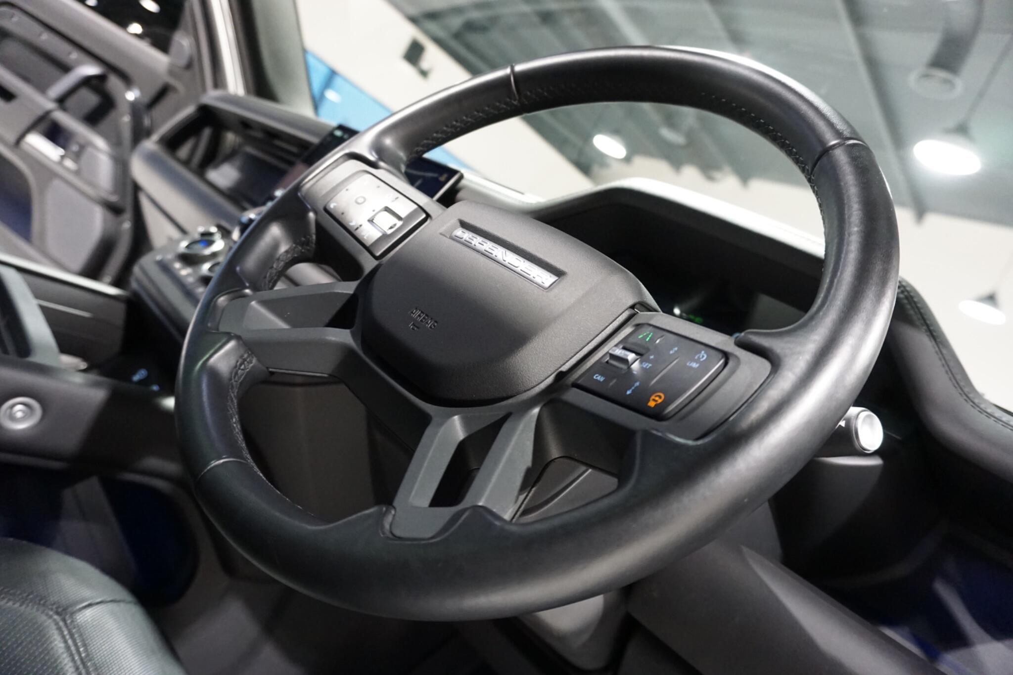 Land Rover Defender 110 3.0 D300 MHEV X-Dynamic HSE SUV 5dr Diesel Auto 4WD Euro 6 (s/s) (300 ps)